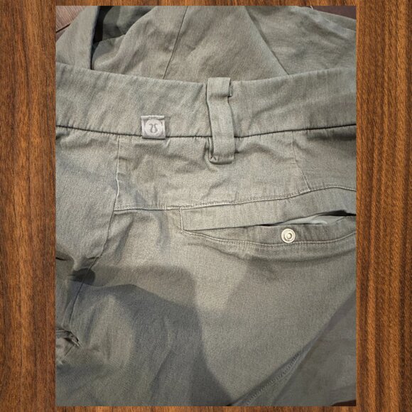 Lululemon Men’s Shorts – Size 32 – Neutral Gray - Picture 4 of 6